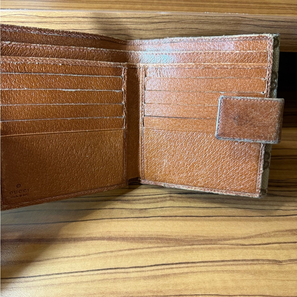 Gucci Beige and Brown Monogram Wallet - Picture 8 of 12